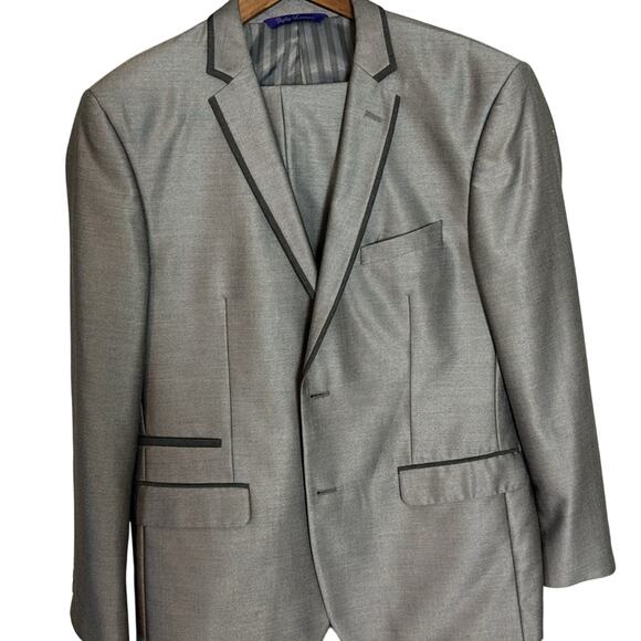 Figlio Lontano Silver Suit w/ black accents Two-piece suit 42 R pants 36 R X 30 - Picture 1 of 16